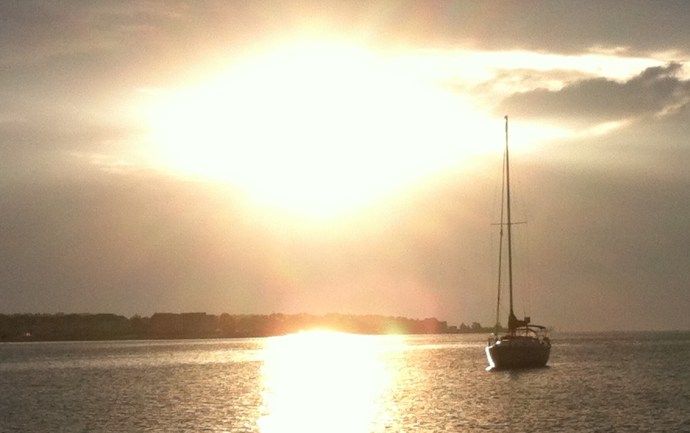 A quiet evening with the crew of Quintan was the perfect prelude to the final few miles home. Quintan lay silhouetted against the morning sun.