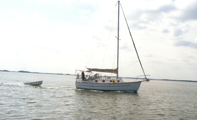 With flat water and a favorable current boosting speed to 7+, the trip up Delaware Bay was all "down-hill."